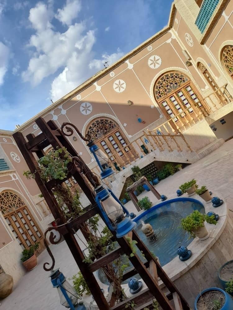 اجاره اتاق سنتی 4تخته در مهدی یزد