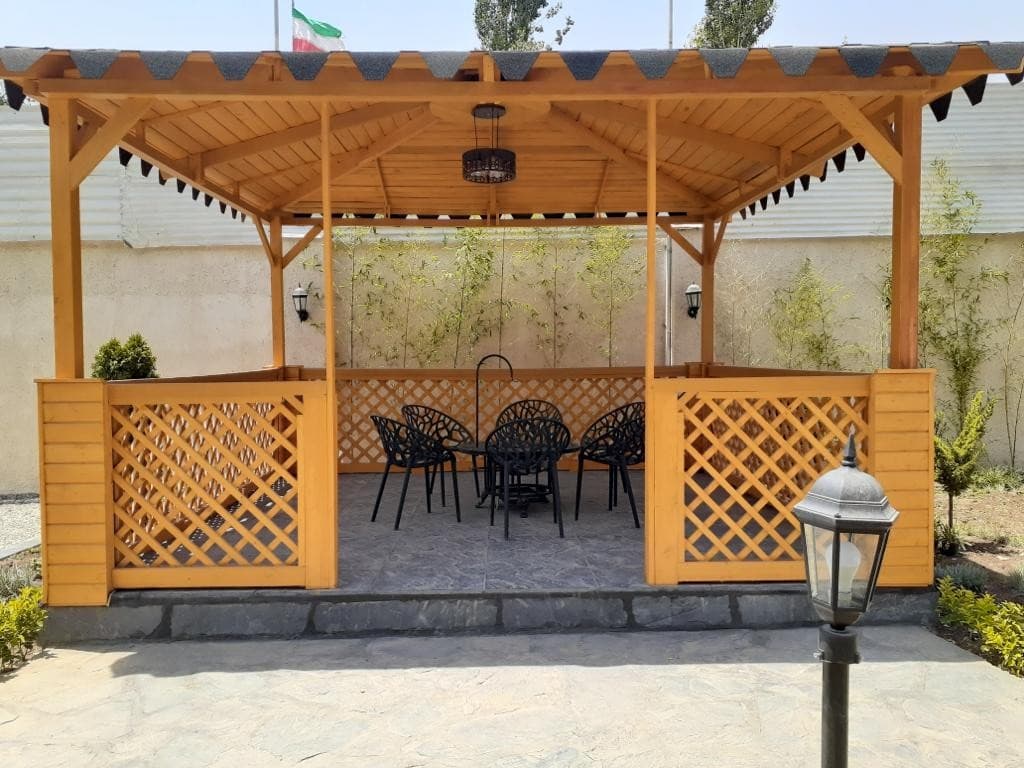 نمایی از آلاچیق