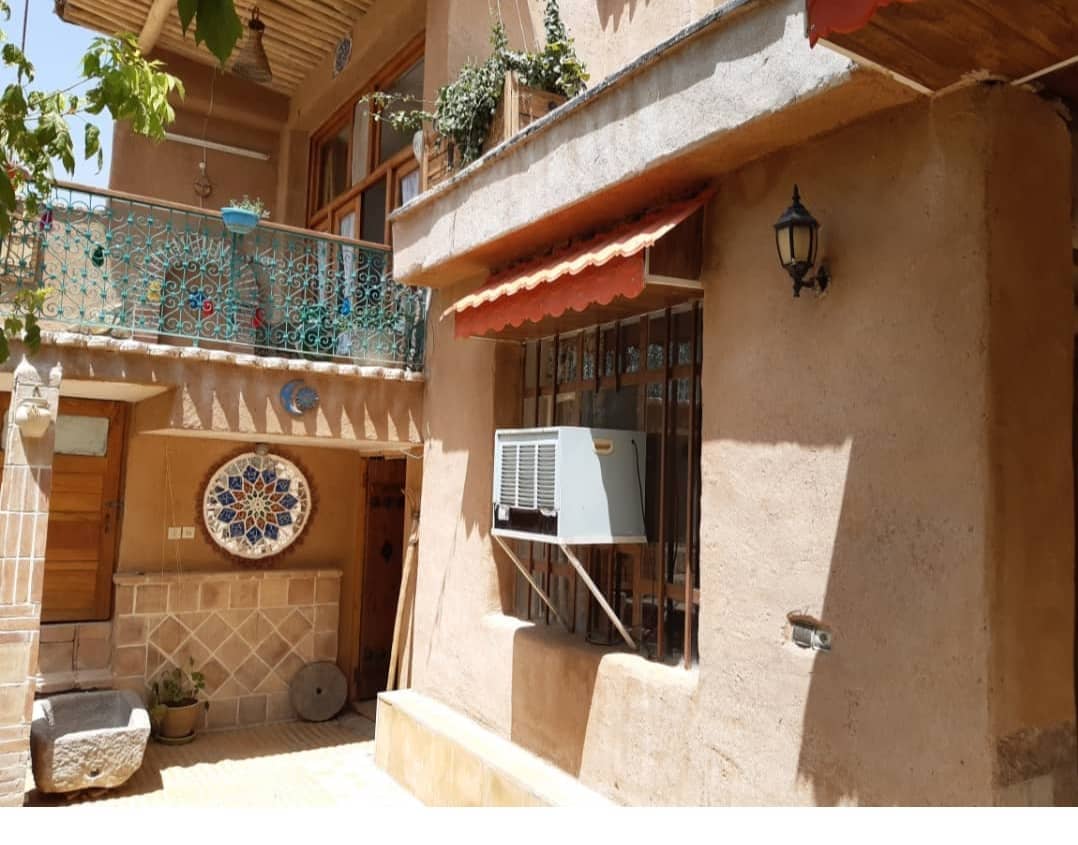 رزرو اتاق سنتی در روستای تشنیز شلمزار - 18 متری