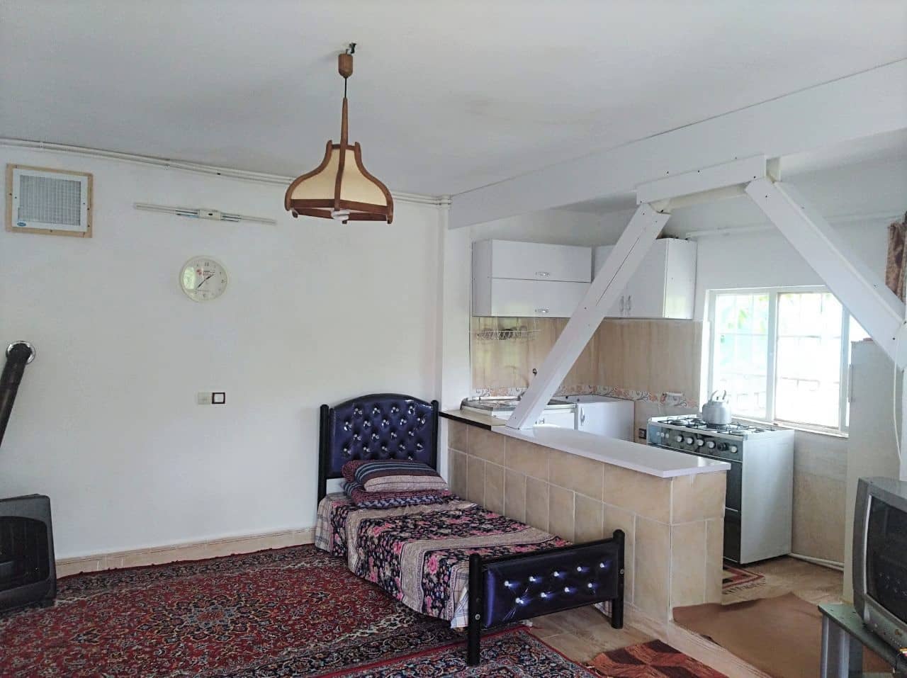 خانه باغ کوهستانی در کلات نادری