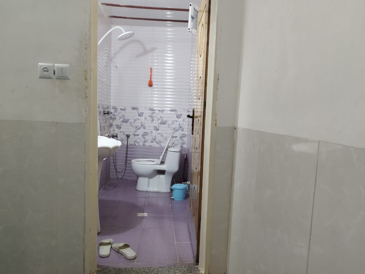 توالت فرنگی و حمام