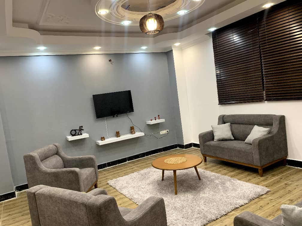 اجاره آپارتمان دو خوابه طبقه ی سوم نزدیک ساحل در قشم - طبقه سوم