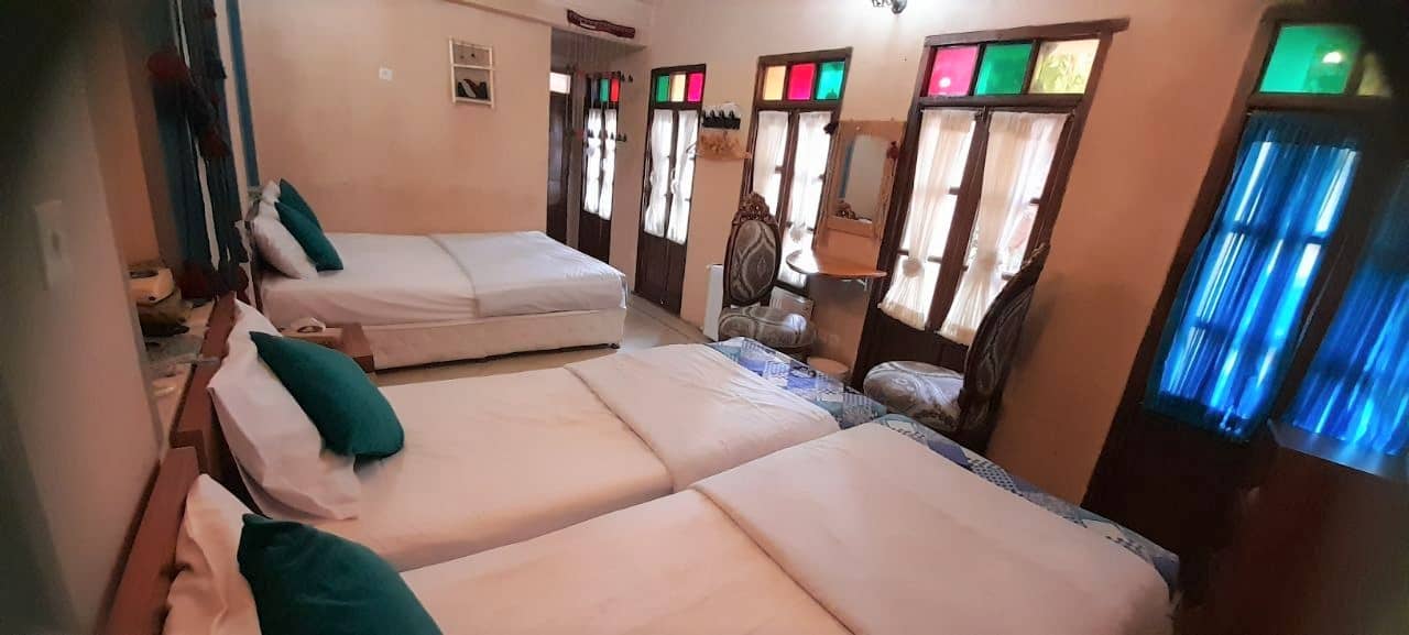 اجاره اتاق سنتی در بلوار کریم خان زند - پنج دری