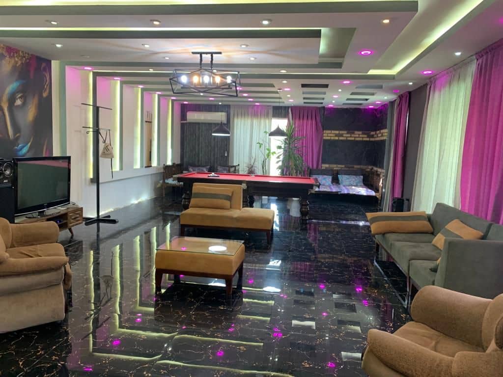 اجاره ویلا با استخر روباز آبگرم در سهیلیه - کردان