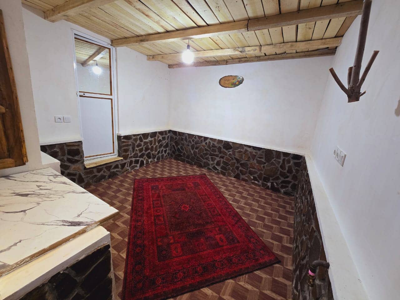 اجاره بومگردی سنتی در برزک - وی آی پی