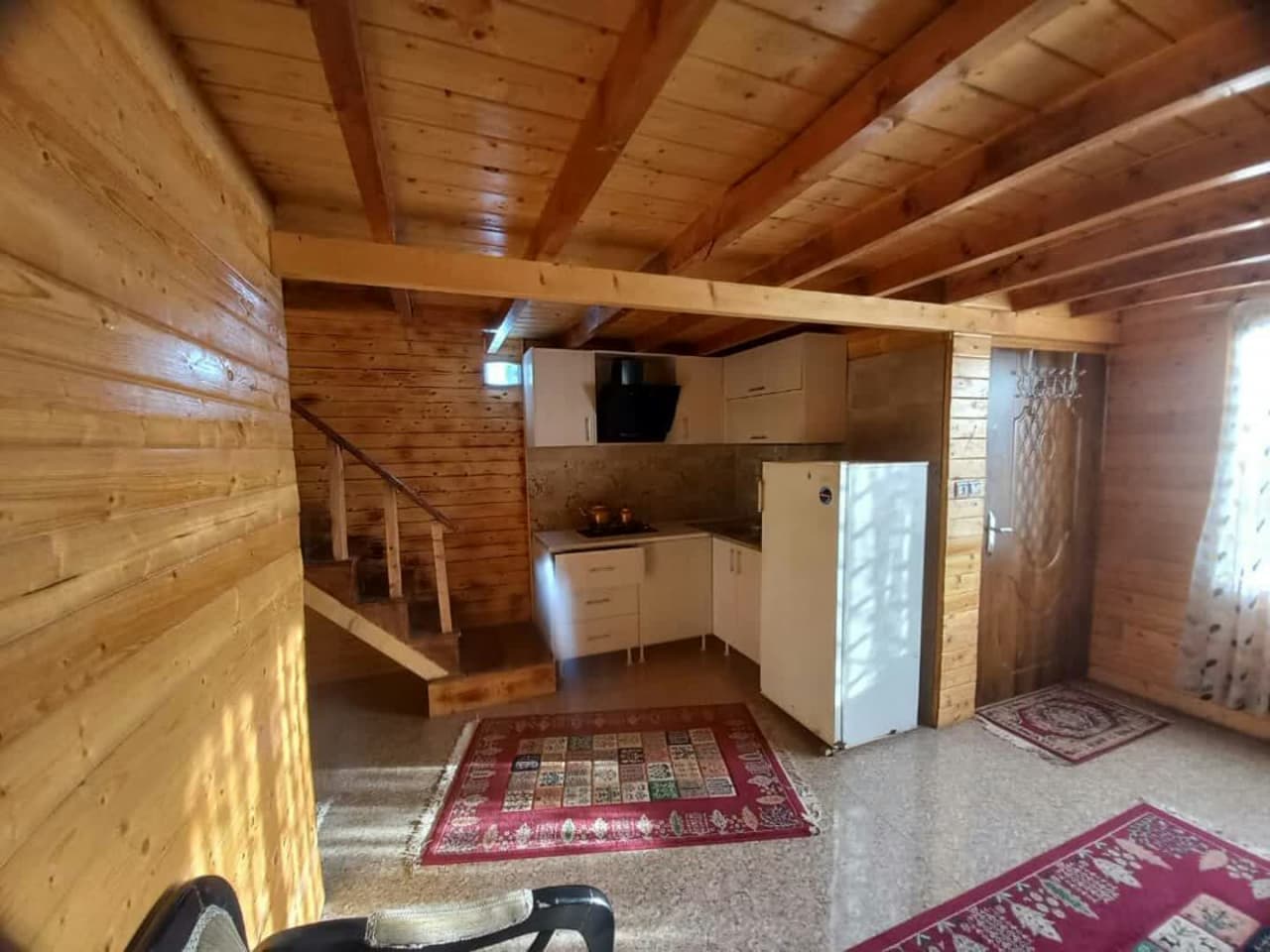 آشپزخانه و سالن