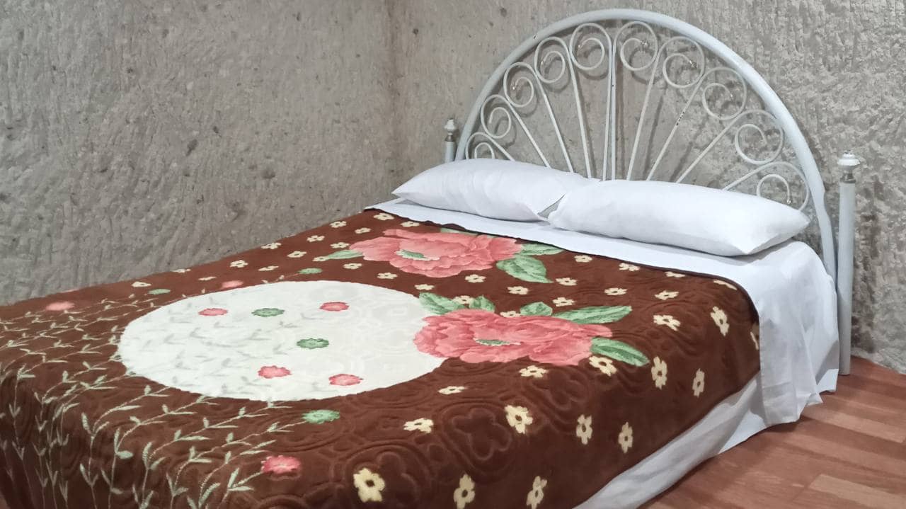 اجاره منزل صخره ای در روستا کندوان اسکو