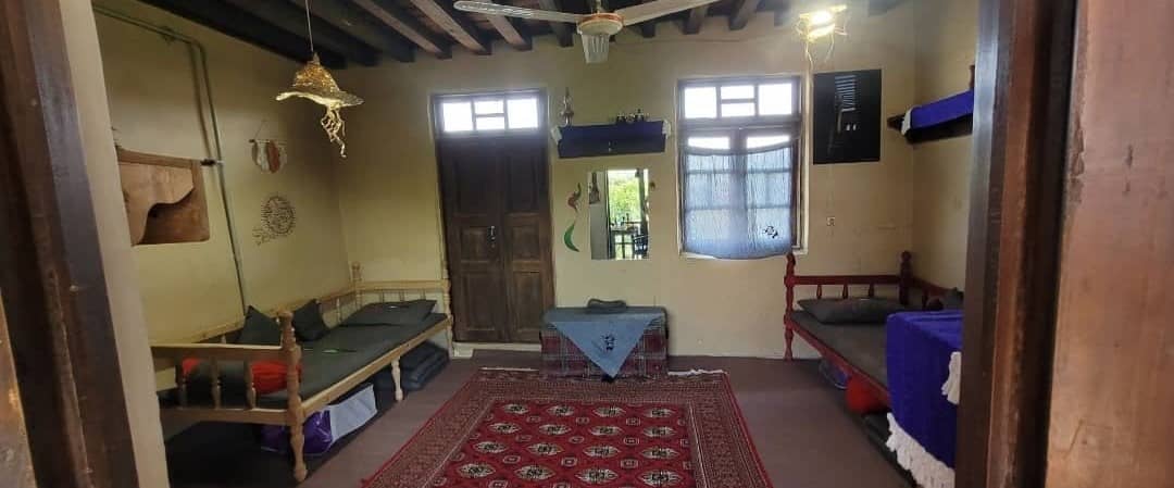 اجاره اتاق سنتی در روستا بالا جاده - هره ماه