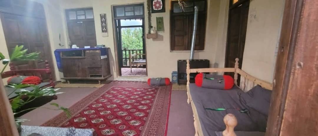 اجاره اتاق سنتی در روستا بالا جاده - هره ماه