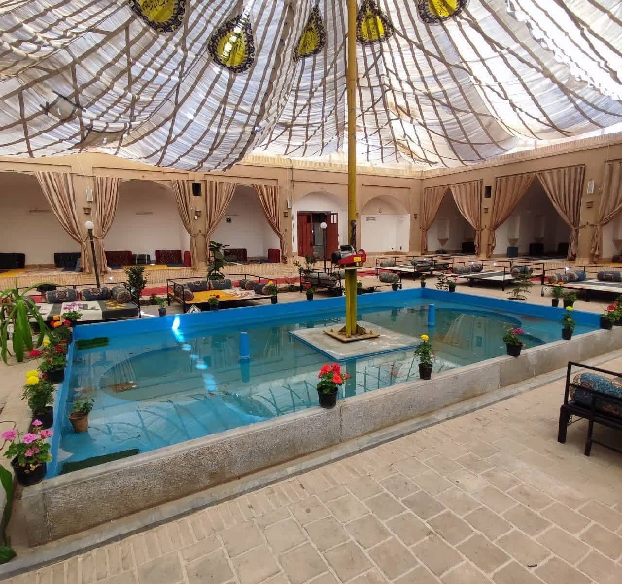 اجاره بومگردی سنتی در اشکدز - vip