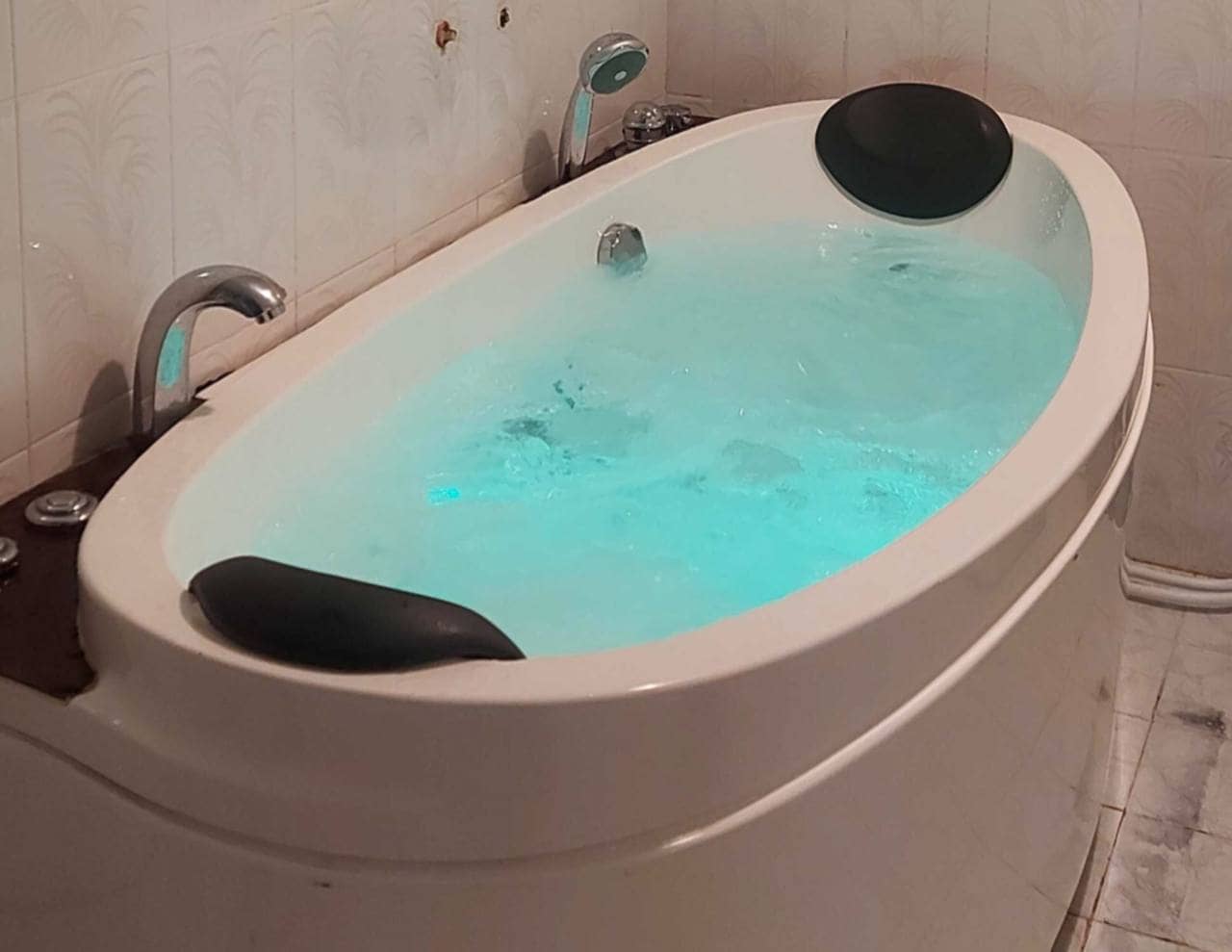 اجاره منزل جکوزی دار در معالی آباد - واحد 5