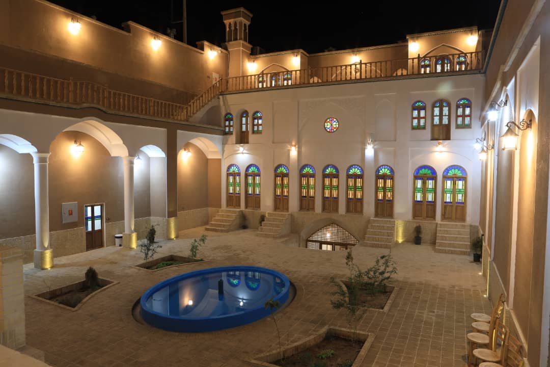 اجاره اقامتگاه در خیابان فاضل نراقی کاشان - دوتخته کوچک