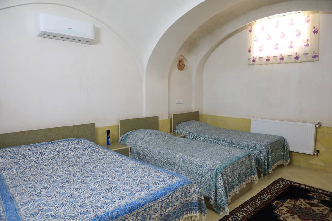 اجاره اقامتگاه سنتی در خیابان فاضل نراقی کاشان - سه تخته