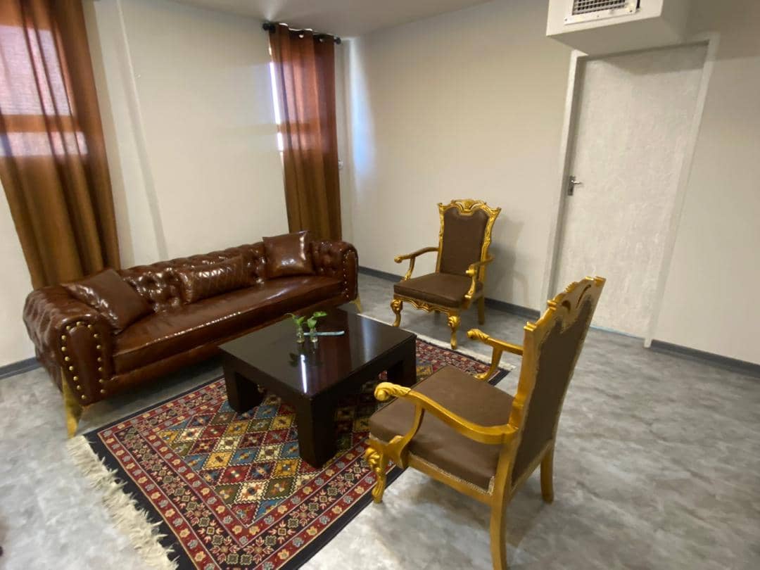 اجاره منزل مبله تکخواب در خیابان آزادگان - طبقه اول