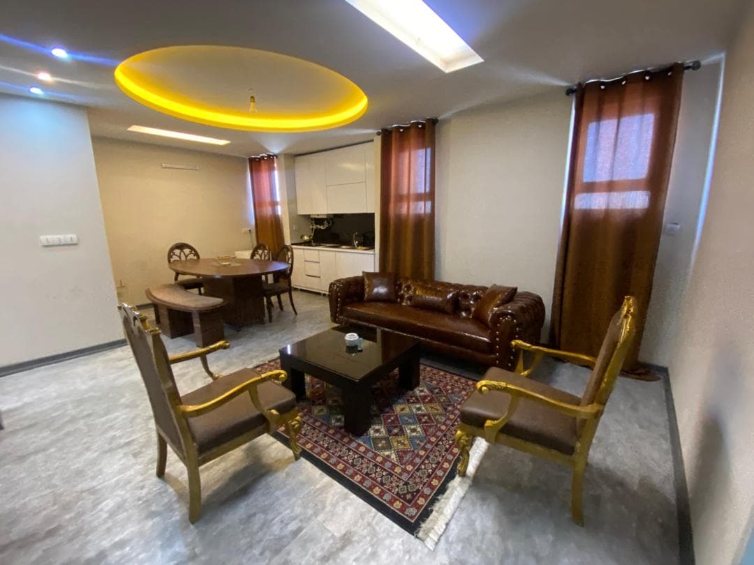 اجاره منزل مبله تکخواب در خیابان آزادگان - طبقه اول
