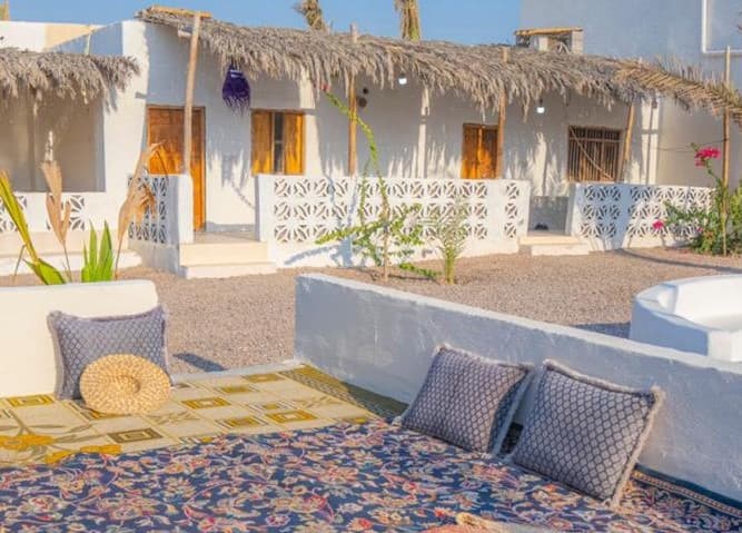 اجاره اتاق دوتخته نزدیک ساحل در سهیلی - دریا
