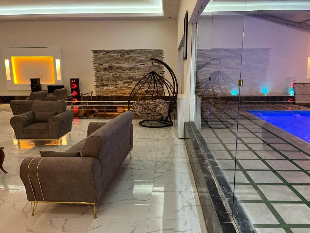 اجاره ویلا استخر سرپوشیده آبگرم در رودهن - عباسی