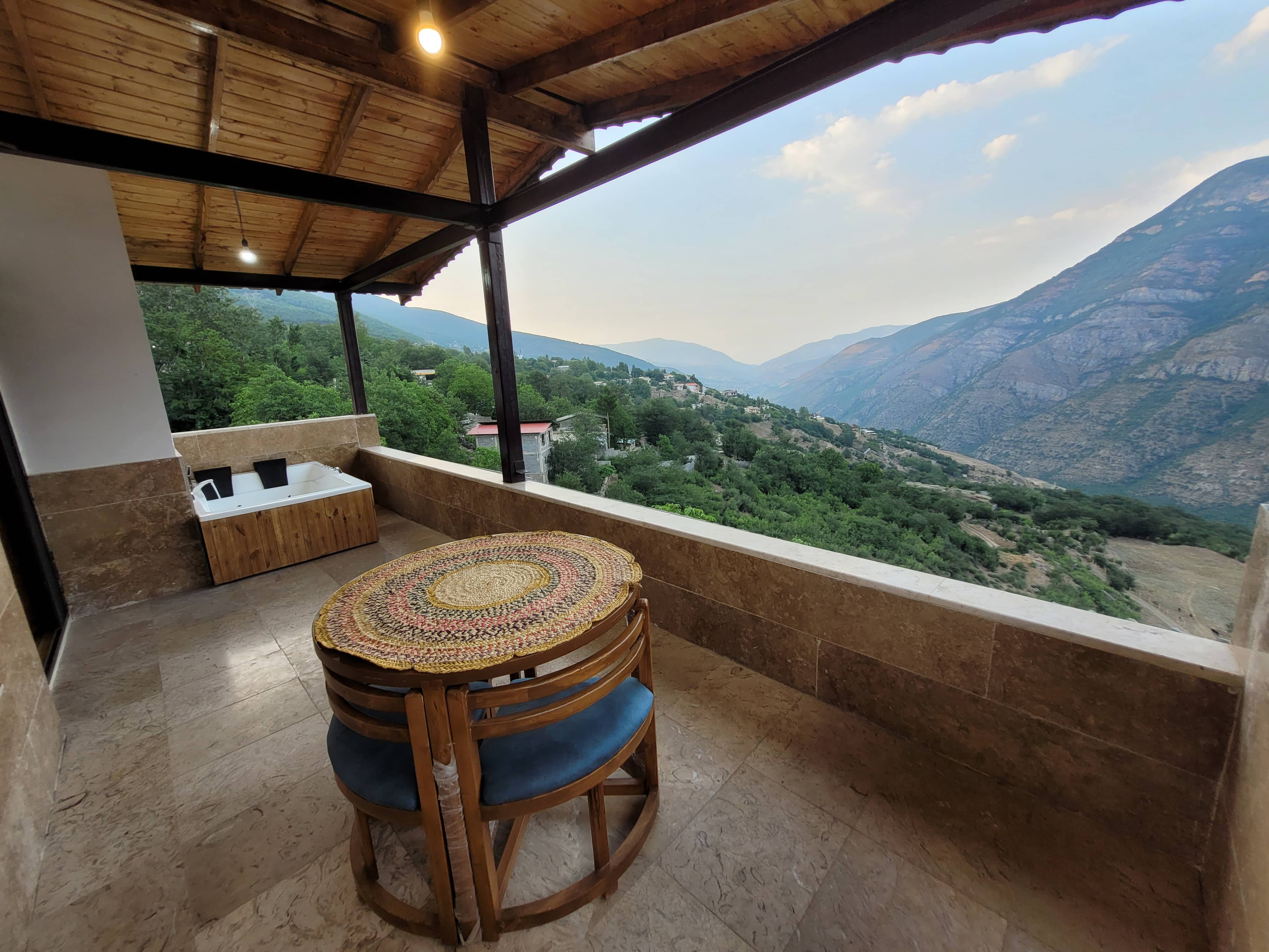 اجاره ویلا یک خوابه در روستای طویر مرزن آباد - جکوزی دار