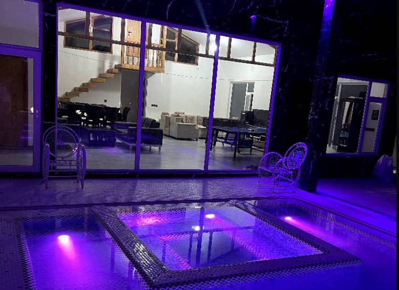 اجاره ویلا با استخرسرپوشیده آبگرم در کردان