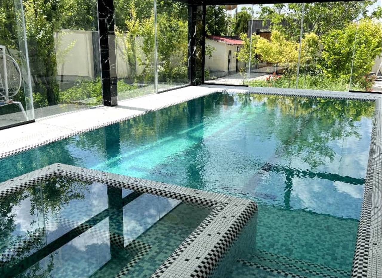 اجاره ویلا با استخرسرپوشیده آبگرم در کردان