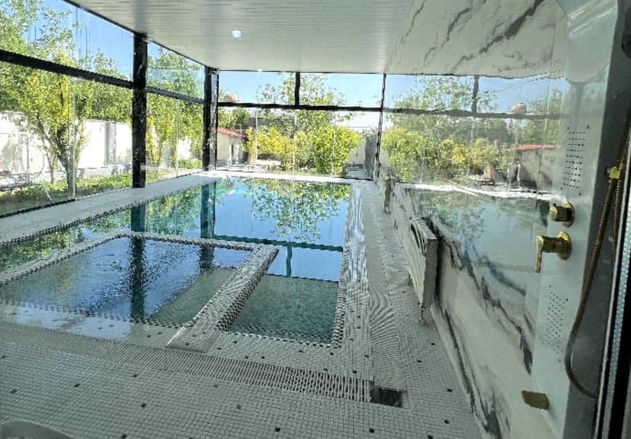 اجاره ویلا با استخرسرپوشیده آبگرم در کردان