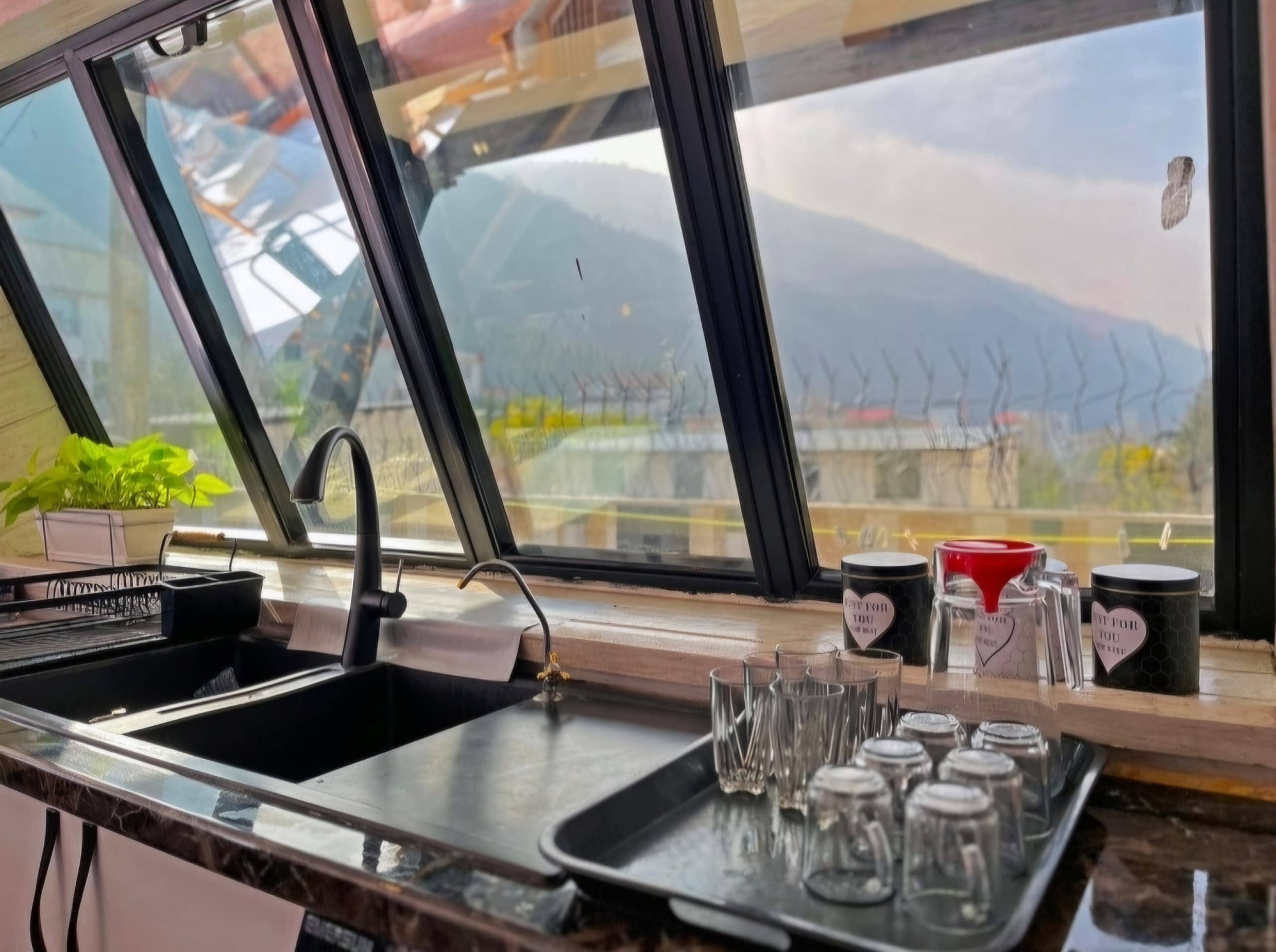 اجاره ویلا با استخر روباز آب گرم در هچیرود - آرامش