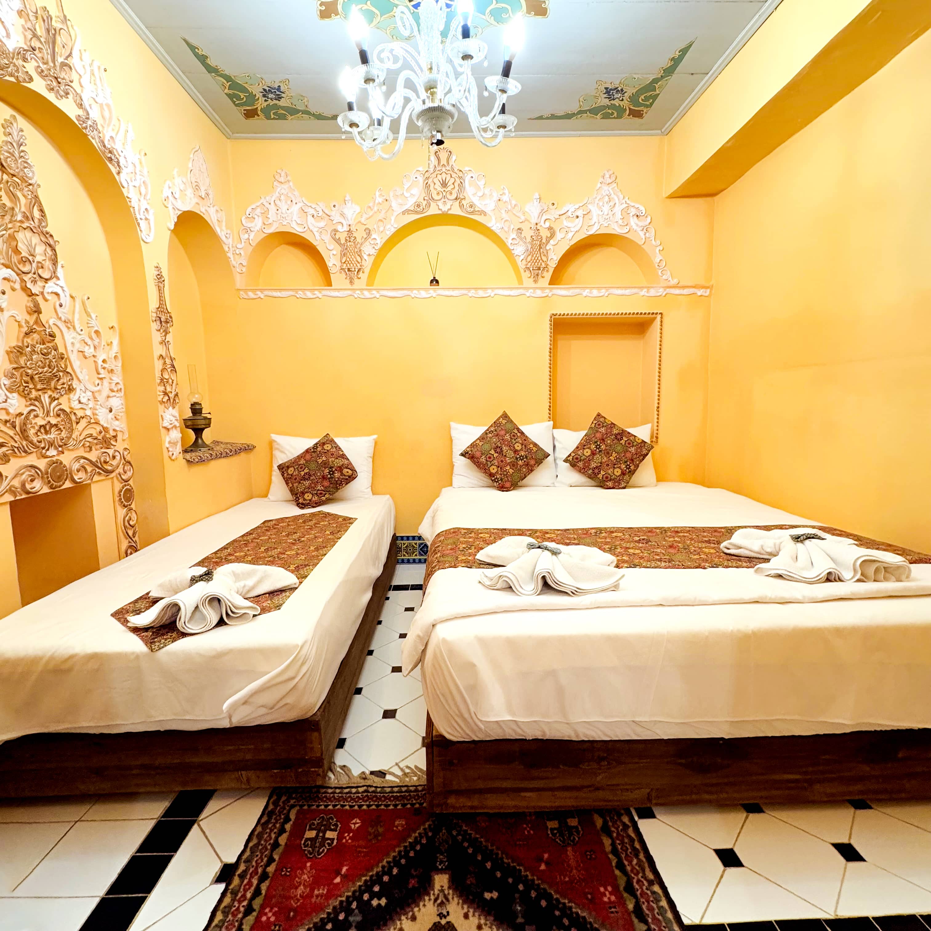 اجاره اتاق سنتی در 9 دی شیراز - یادمانه