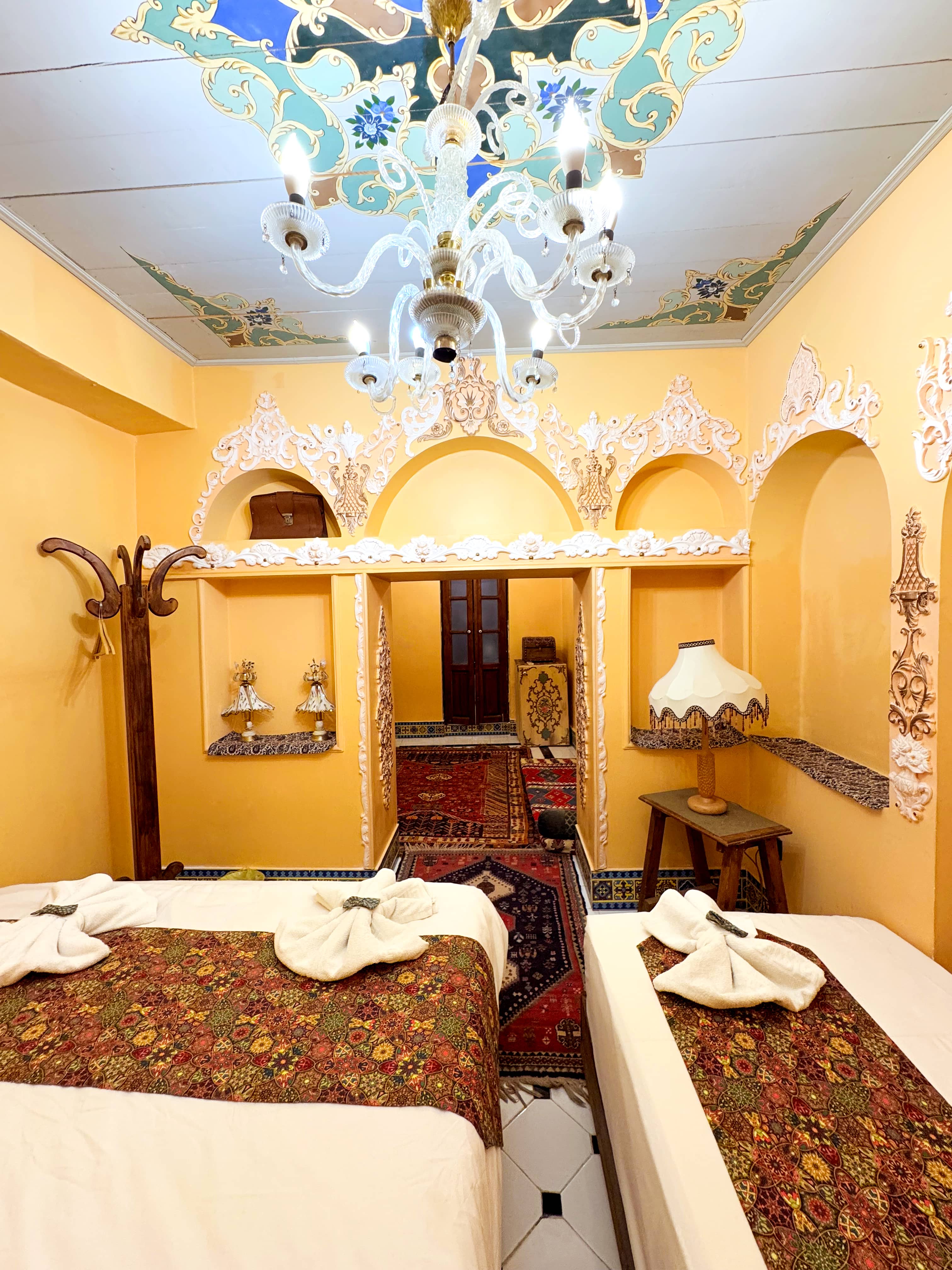 اجاره اتاق سنتی در 9 دی شیراز - یادمانه