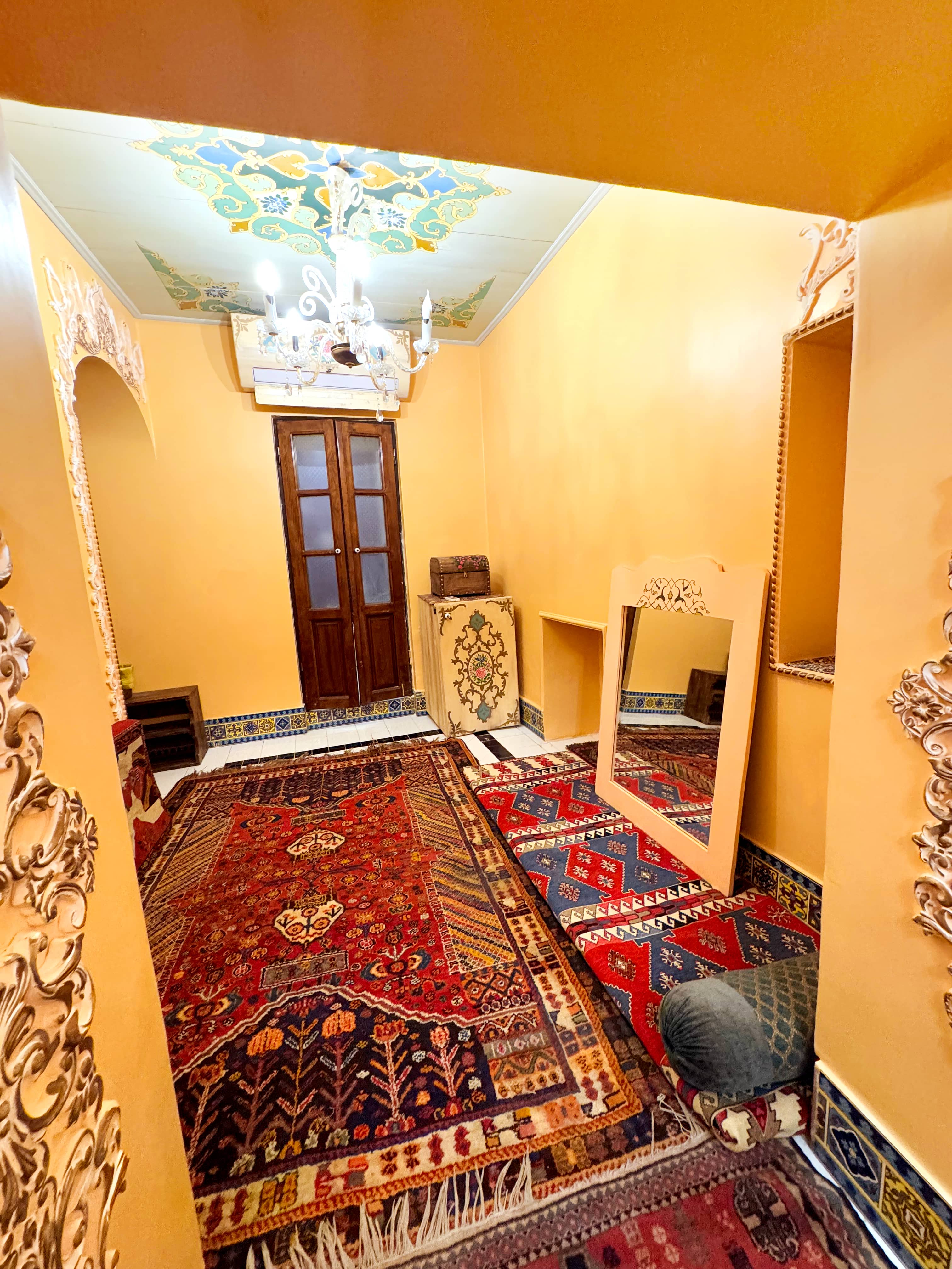 اجاره اتاق سنتی در 9 دی شیراز - یادمانه