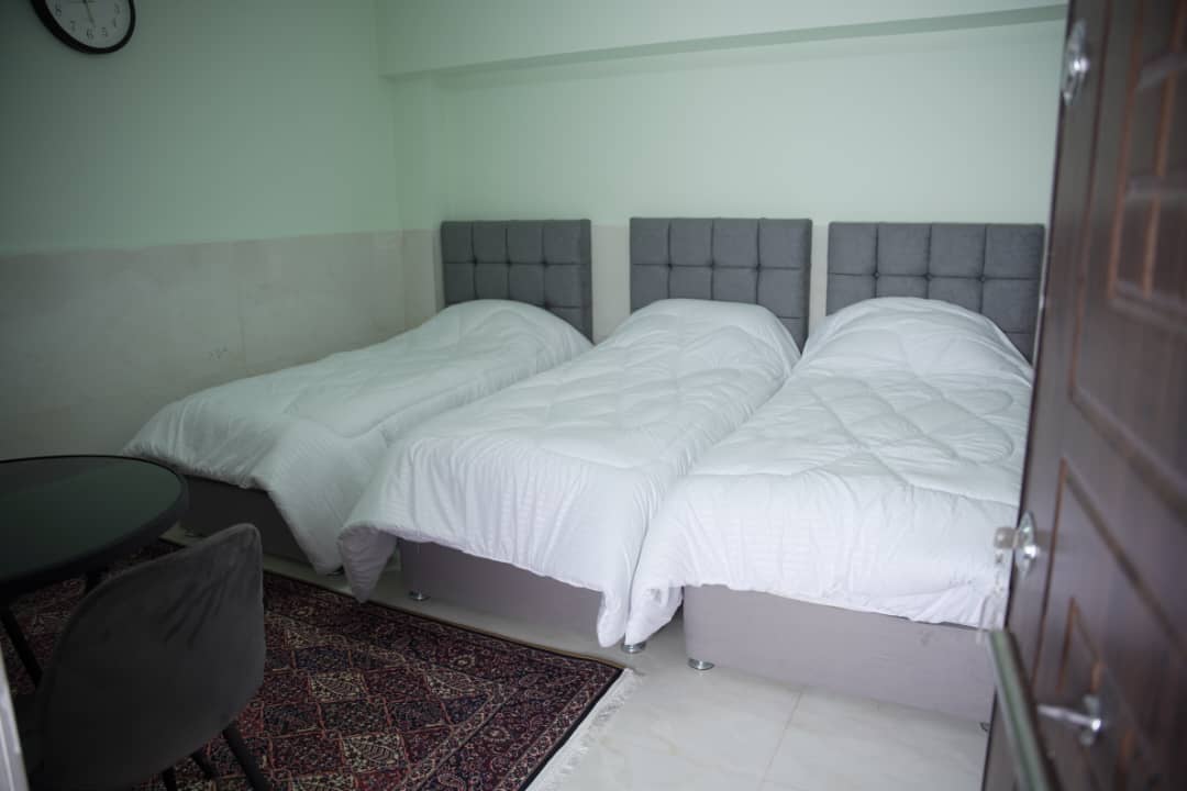 اجاره اتاق هتل در نزدیکی نقش جهان - سه تخته