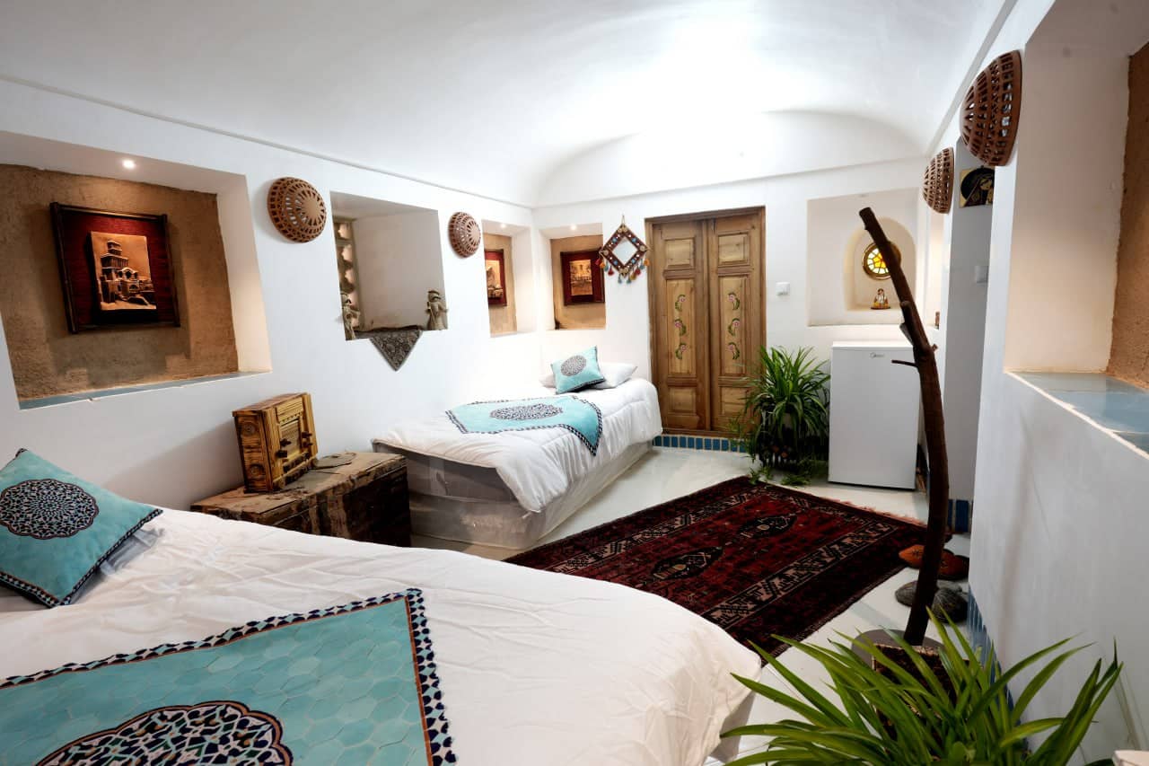 اجاره بوتیک هتل سنتی در امیرچخماق یزد- گل و دل