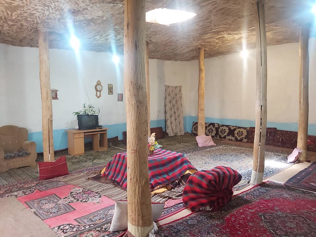 این اقامتگاه سنتی در روستای قینرجه تکاب - آذربایجان غربی