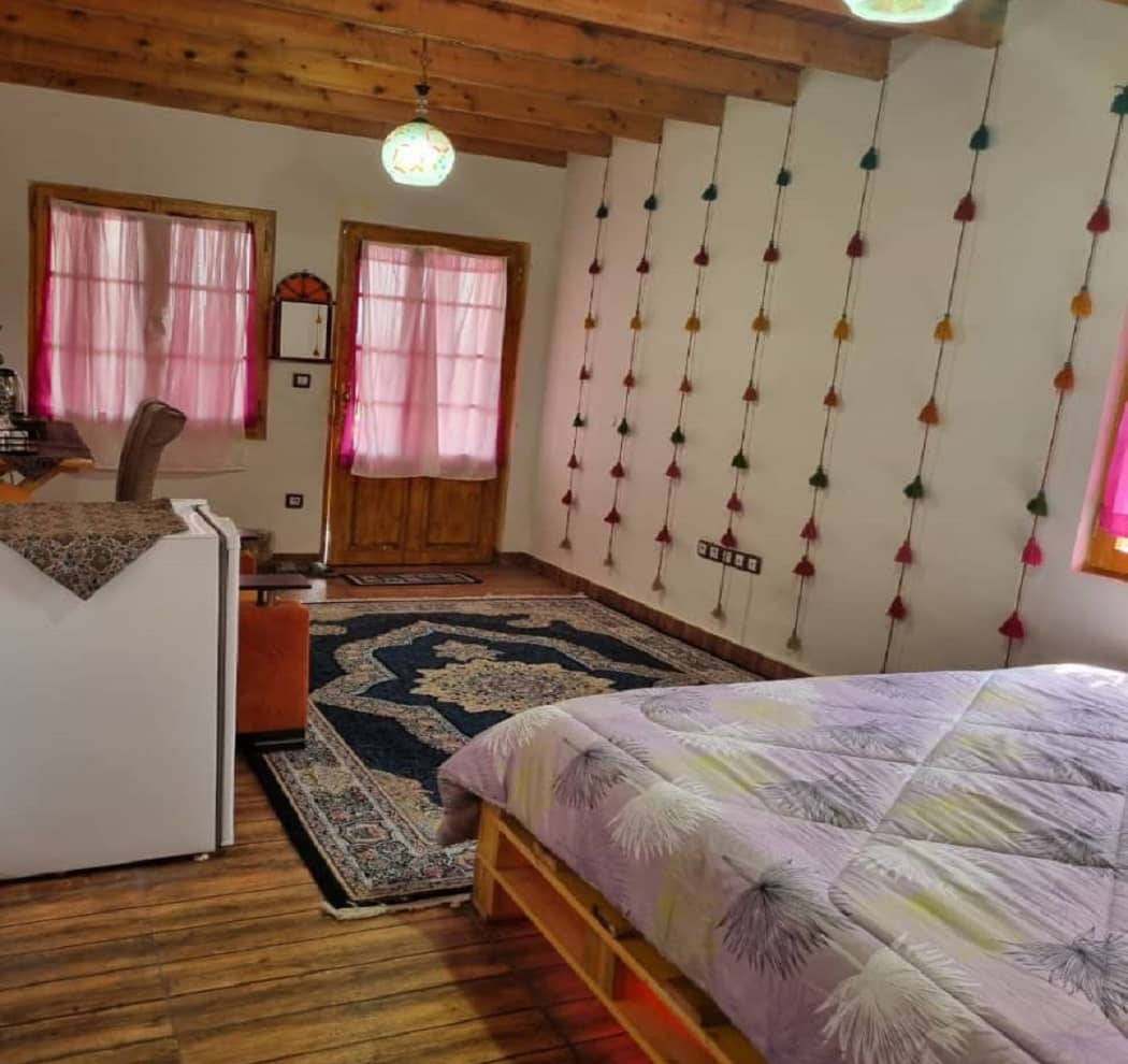 اجاره اتاق بوم گردی در روستای لیشاوندان رشت - 1 ویو برکه آب