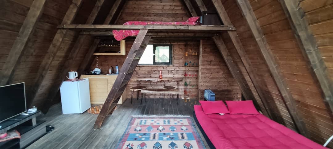 اجاره کلبه سوئیسی جکوزی دار در سمیرم