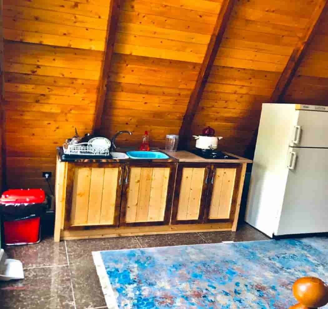 عکس کلبه سوئیسی جنگلی در شیرگاه