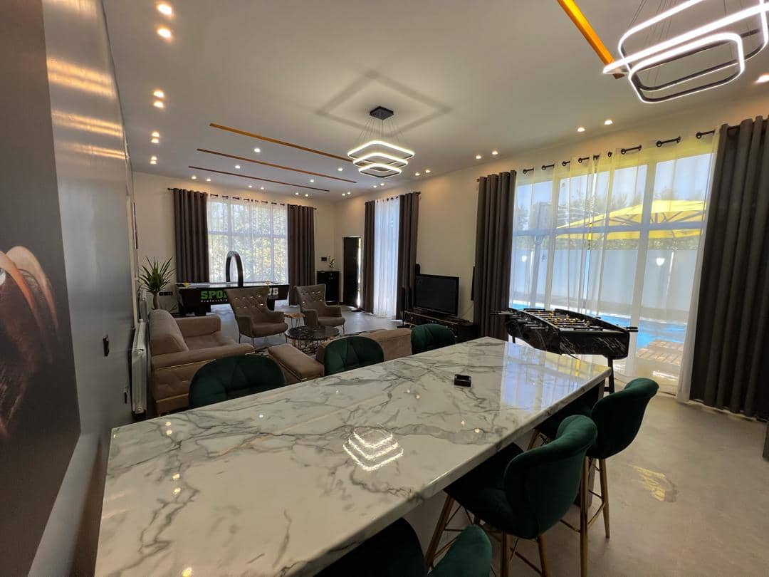 ویلا استخر سرپوشیده آبگرم در لشکرآباد سهیلیه - آرامش3 نما