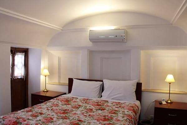 اجاره اجاره سوئیت سنتی سه تخته در یزد - گیو