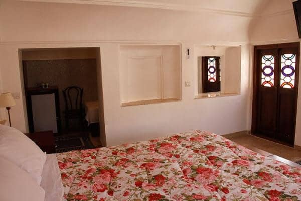 اجاره اجاره سوئیت سنتی سه تخته در یزد - گیو