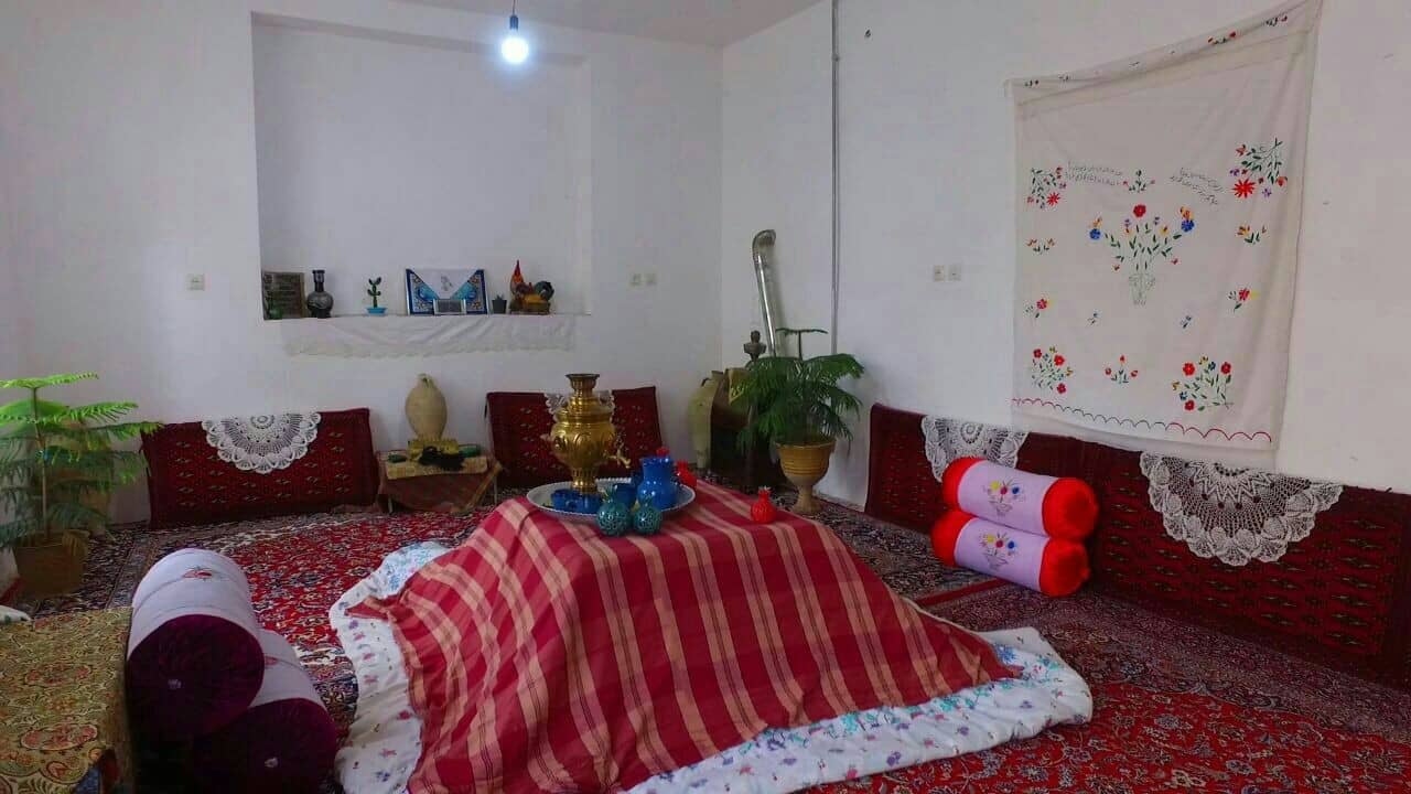 اجاره اقامتگاه بومگردی سنتی در مزینان داورزن-40 متری همکف
