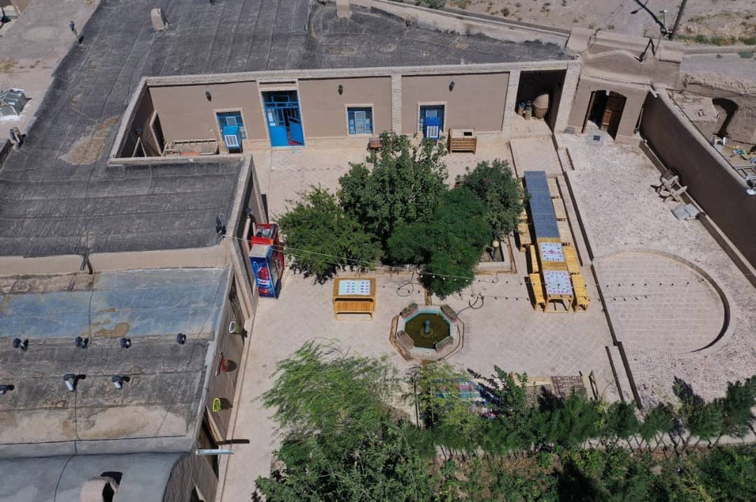 اجاره اقامتگاه سنتی همراه با صبحانه درنشتیفان