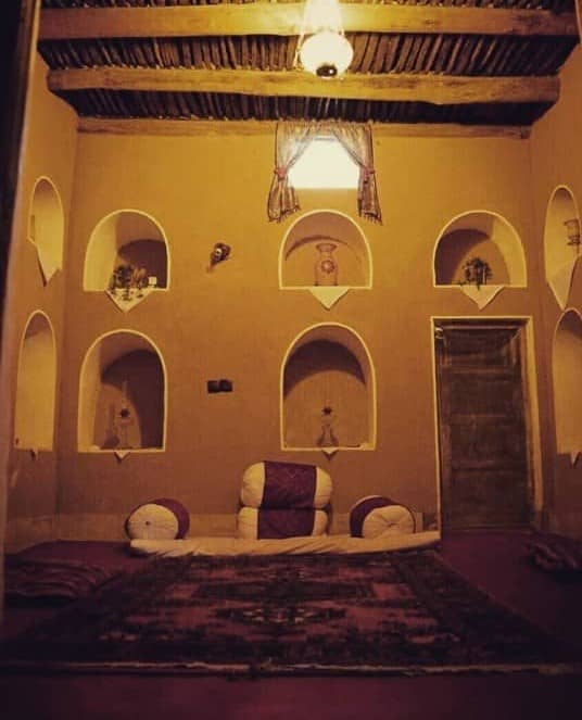 اجاره اقامتگاه سنتی در برزک کاشان - انار