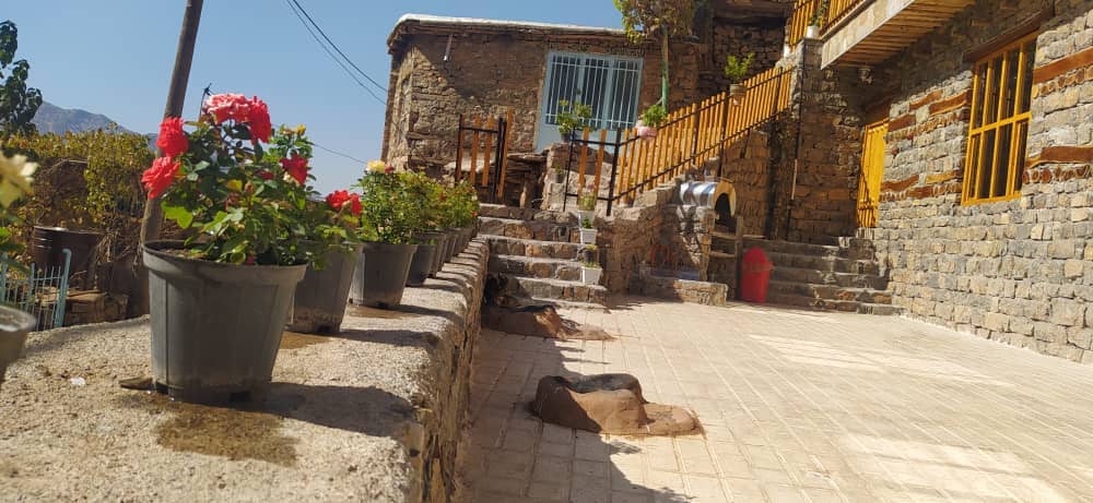 اجاره اقامتگاه بومگردی در روستای نجار پاوه - یک