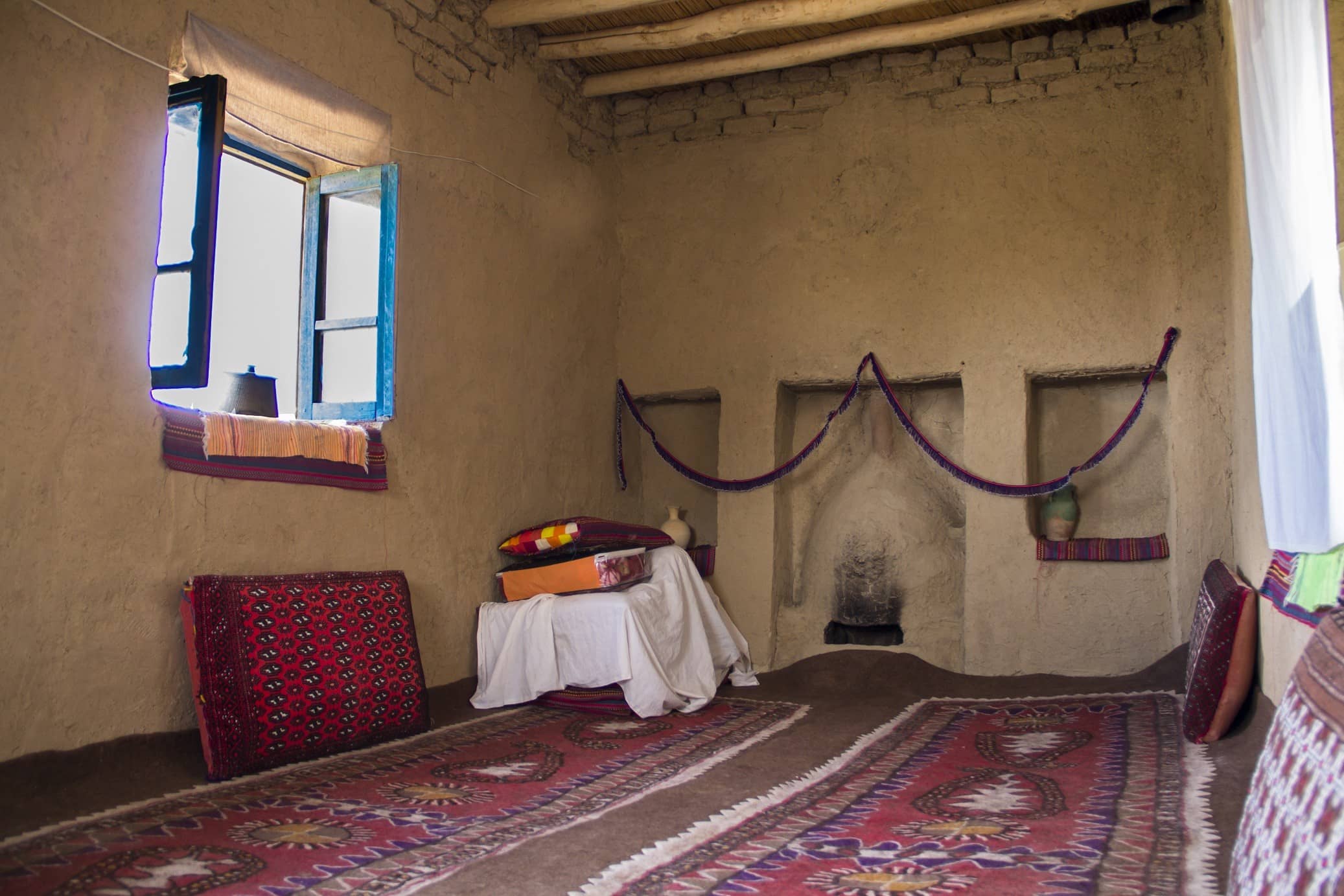 اجاره اقامتگاه بومگردی در قلعه بالا بیارجمند