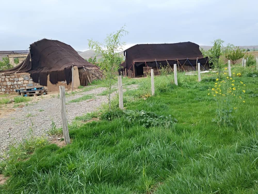 اجاره اقامتگاه بومگردی و اتاق سنتی در جاده سراب کرمانشاه