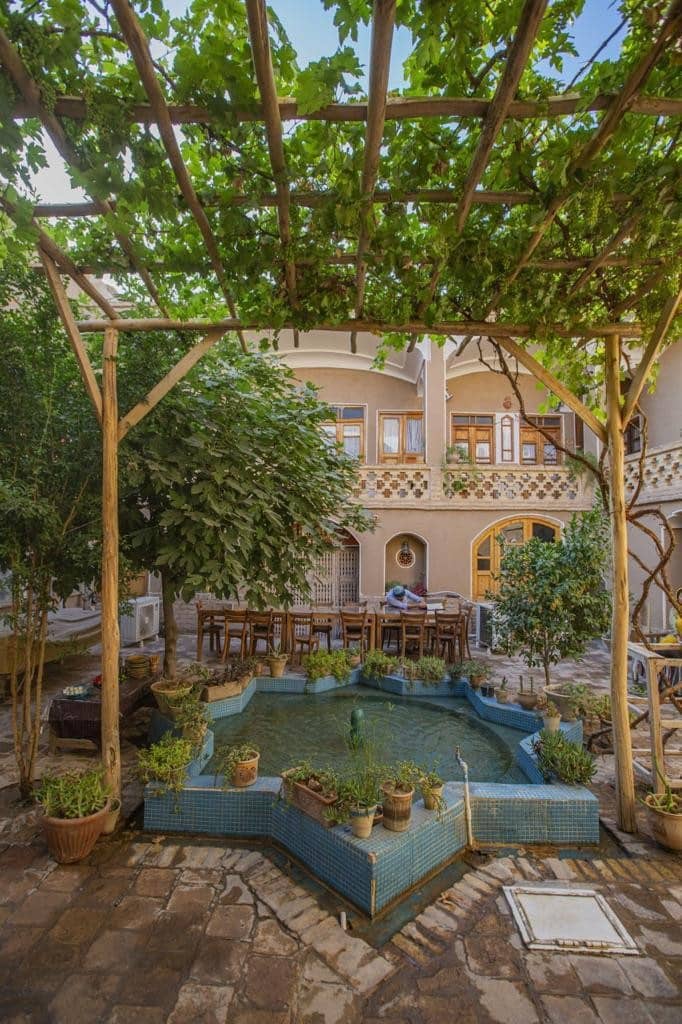 اجاره بومگردی سنتی در کمال الملک کاشان - اتاق اسفندگان