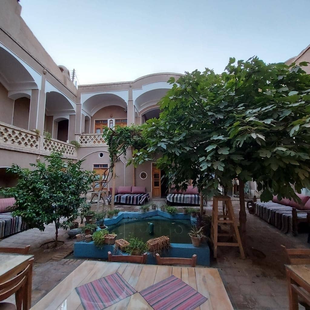 اجاره بومگردی سنتی در کمال الملک کاشان - اتاق اسفندگان