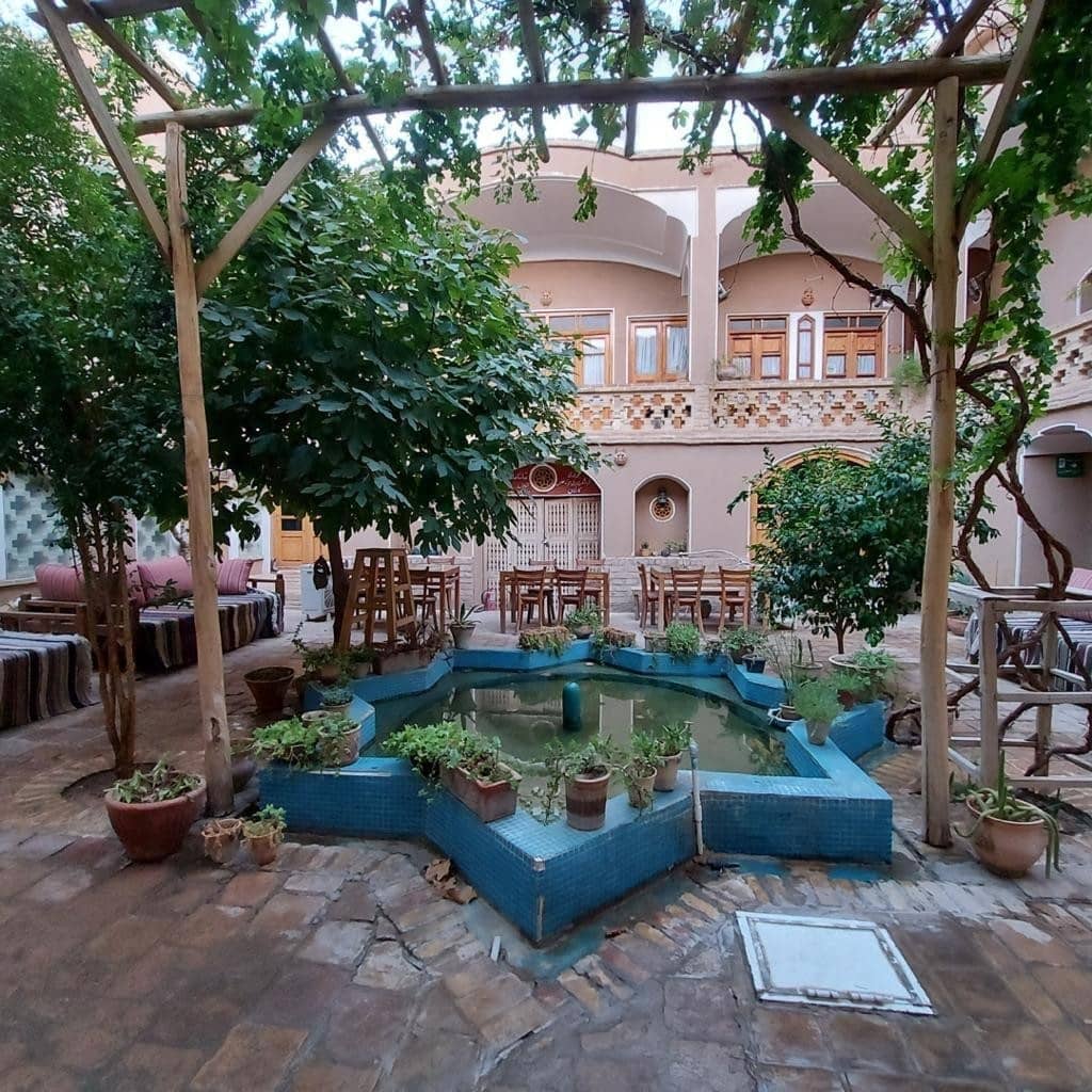 اجاره بومگردی سنتی در کمال الملک کاشان - اتاق اسفندگان