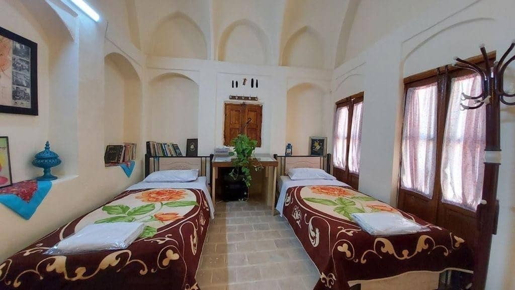 اجاره بومگردی سنتی در کمال الملک کاشان - اتاق اسفندگان