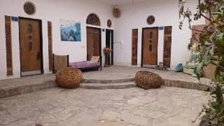 اجاره اقامتگاه بومگردی در زواره اصفهان - اتاق بالا پله