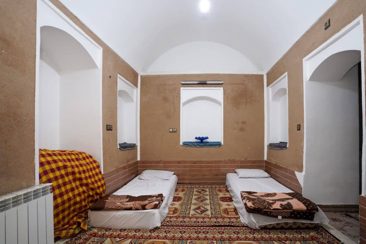 اجاره استراحتگاه سنتی در ورزنه اصفهان - اتاق 5 چهارتخته